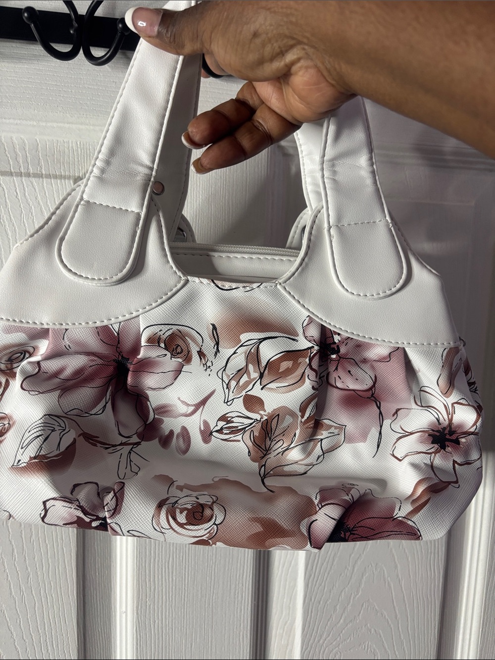 Floral White & Pink Women's Handbag - Picture 5 of 8